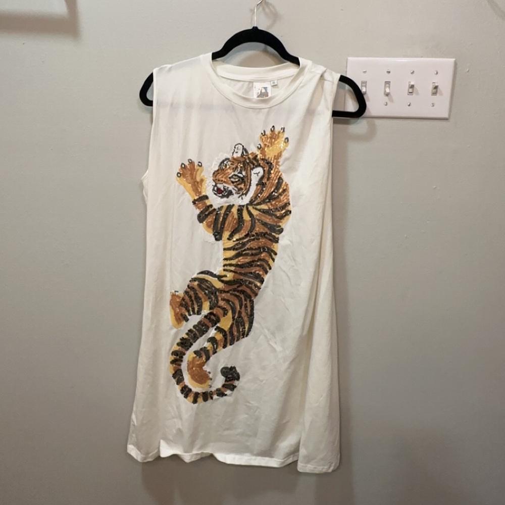 QOS tiger t shirt dress